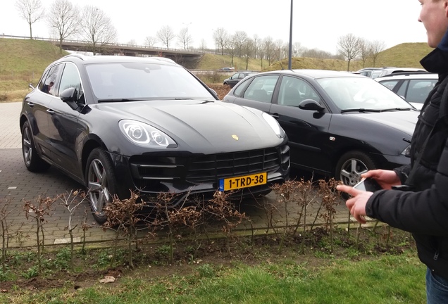 Porsche 95B Macan Turbo