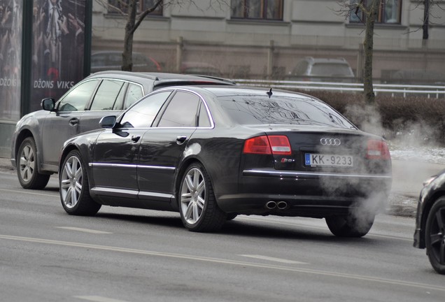 Audi S8 D3