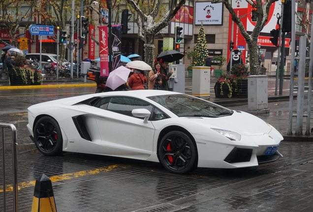 Lamborghini Aventador LP700-4