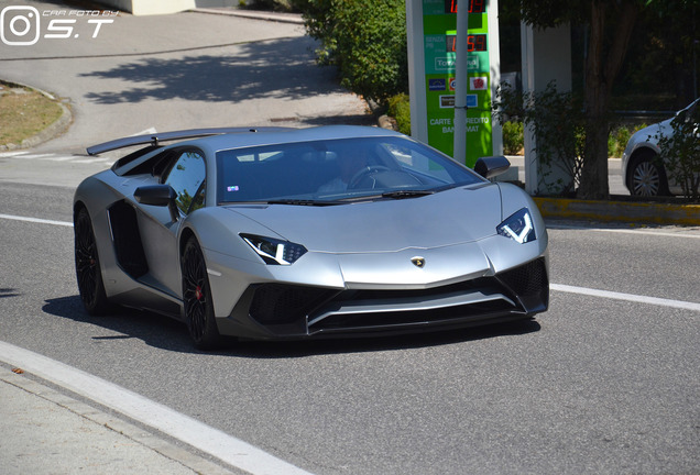 Lamborghini Aventador LP750-4 SuperVeloce