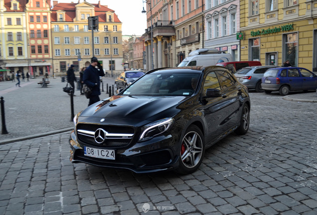 Mercedes-AMG GLA 45 X156