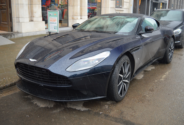 Aston Martin DB11