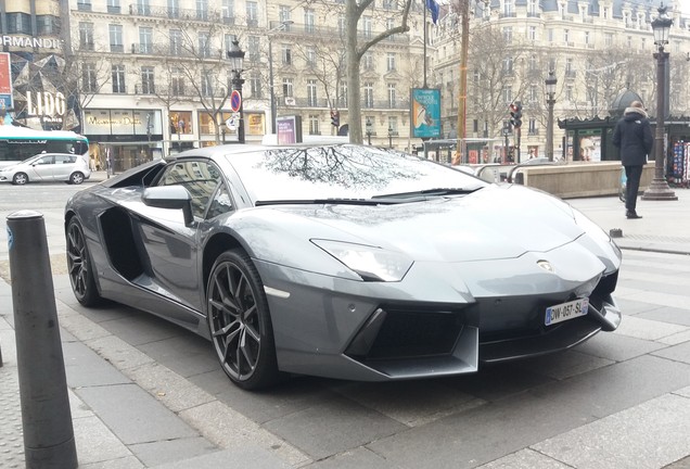 Lamborghini Aventador LP700-4 Roadster