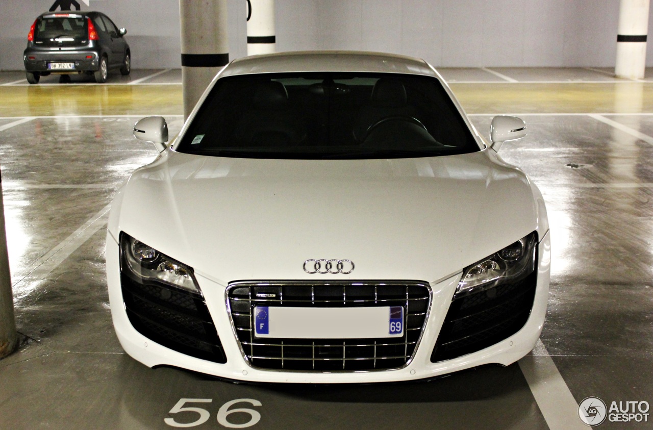 Audi R8 V10