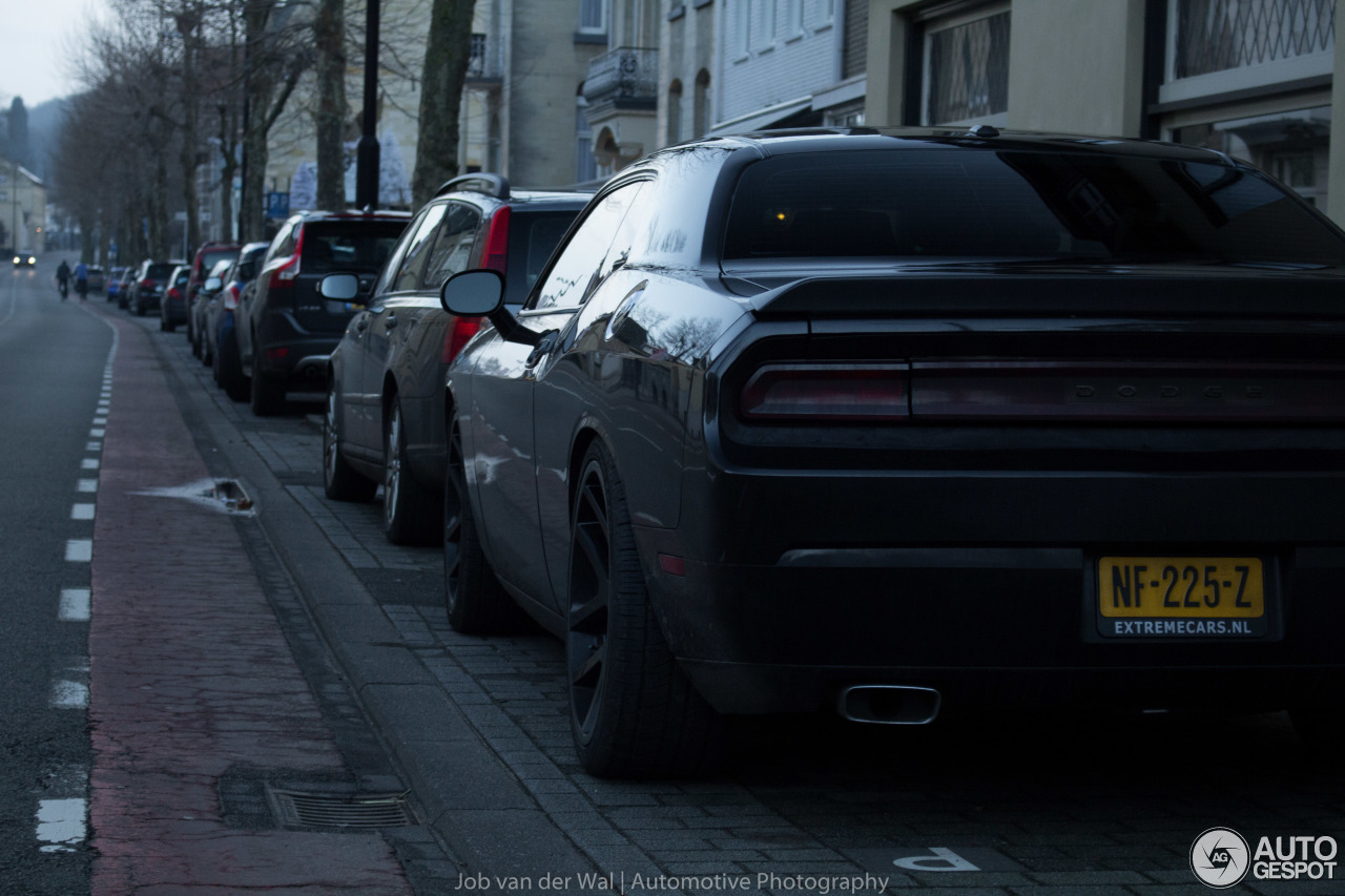 Dodge Challenger SRT-8