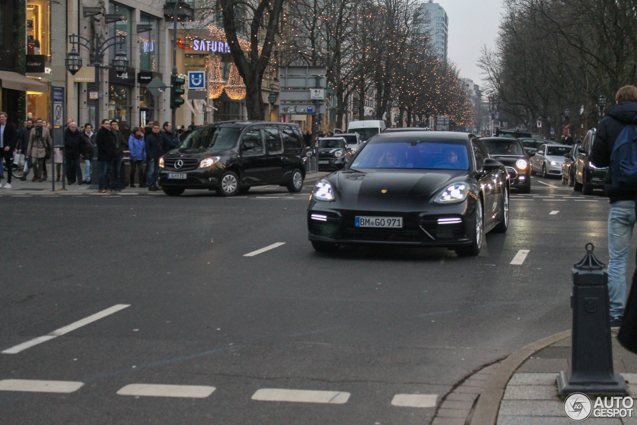 Porsche 971 Panamera Turbo