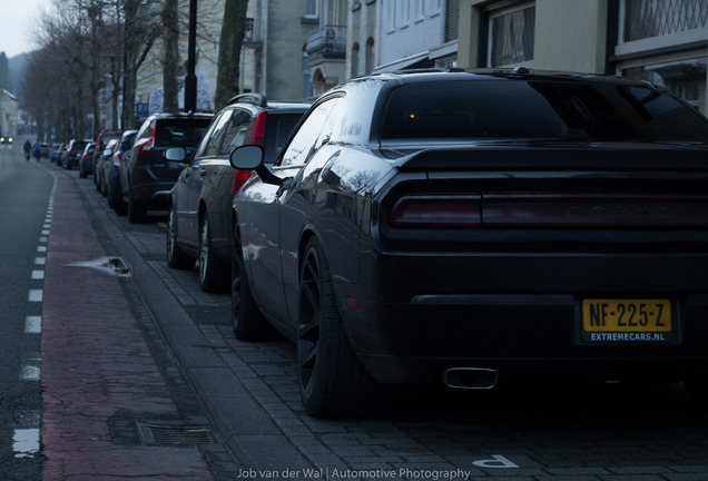 Dodge Challenger SRT-8