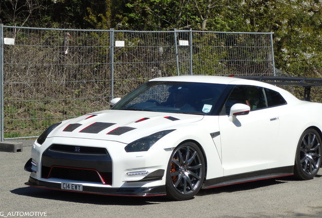 Nissan GT-R