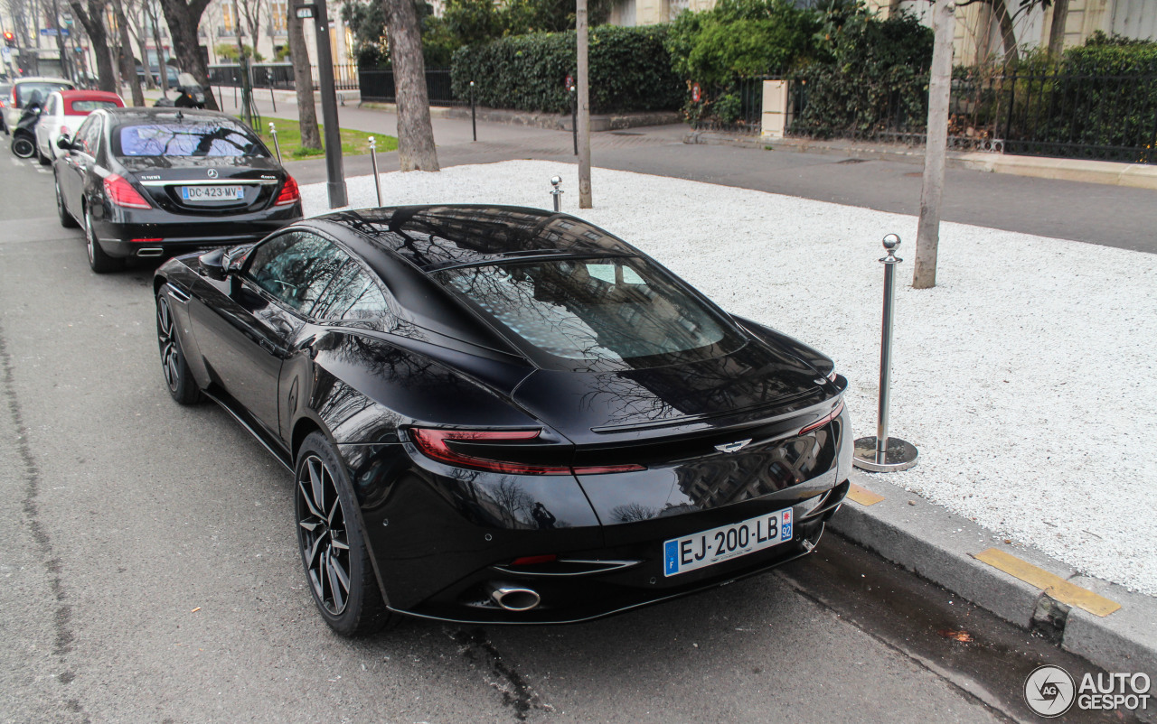 Aston Martin DB11