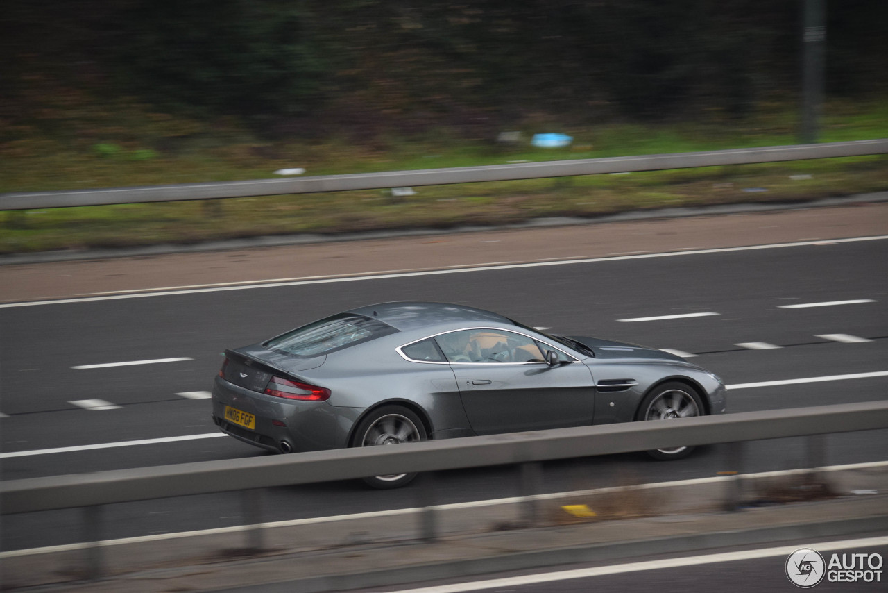 Aston Martin V8 Vantage