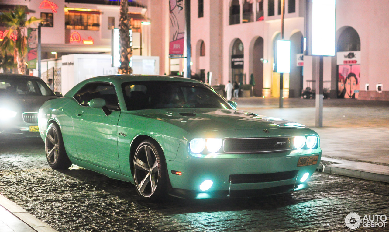 Dodge Challenger SRT-8