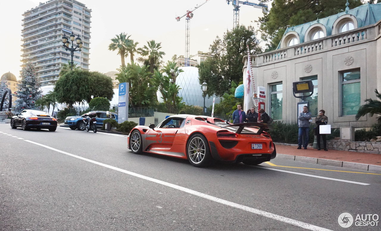 Porsche 918 Spyder Weissach Package