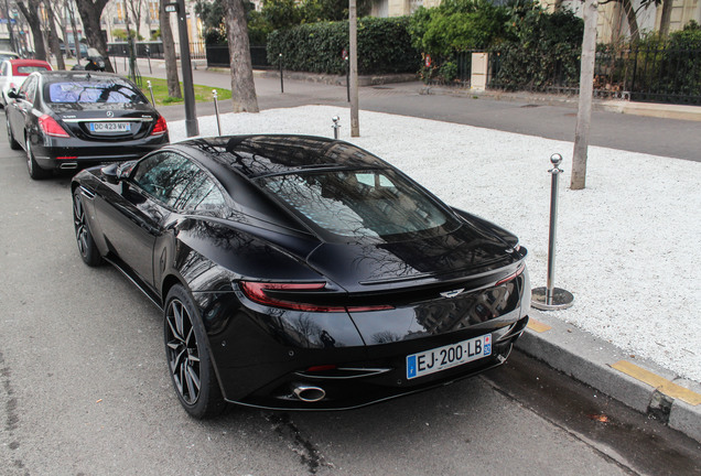 Aston Martin DB11