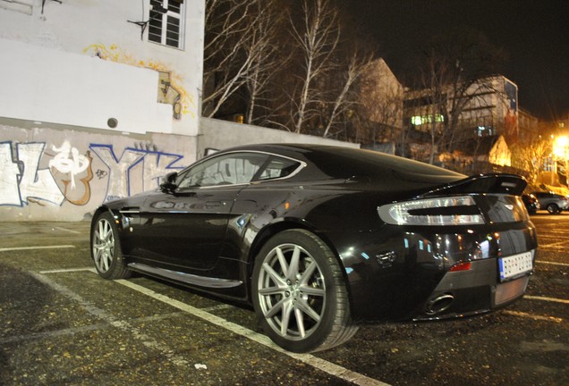 Aston Martin V8 Vantage 2012