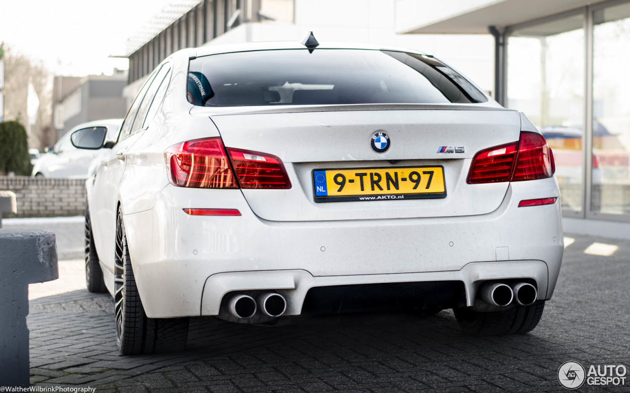 BMW M5 F10 2011