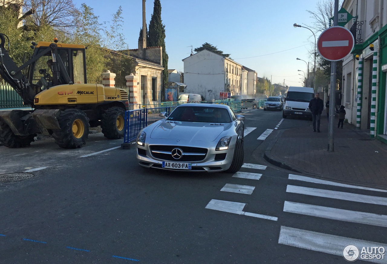 Mercedes-Benz SLS AMG