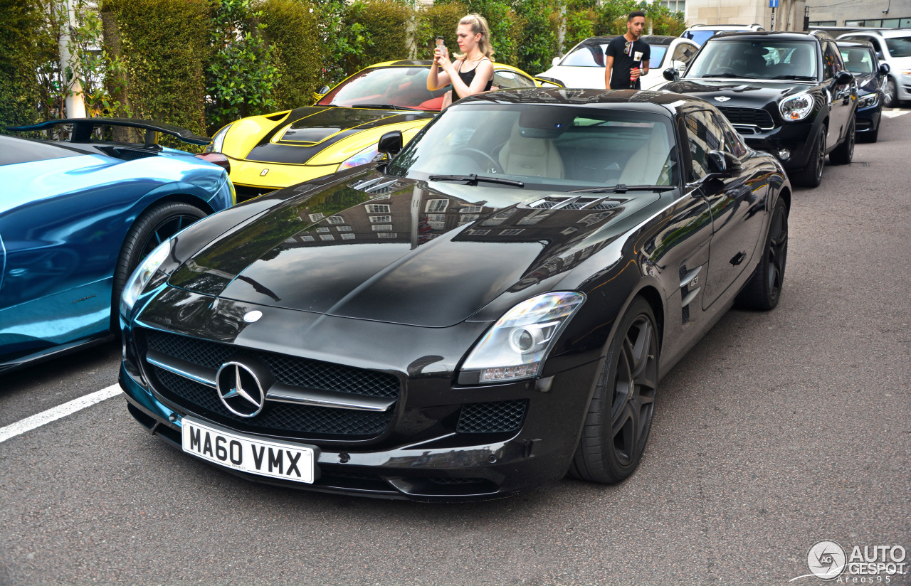 Mercedes-Benz SLS AMG