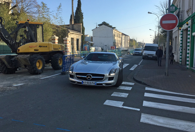 Mercedes-Benz SLS AMG