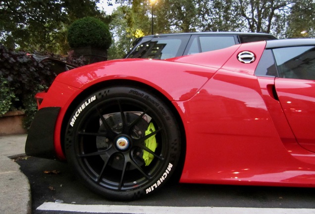 Porsche 918 Spyder Weissach Package