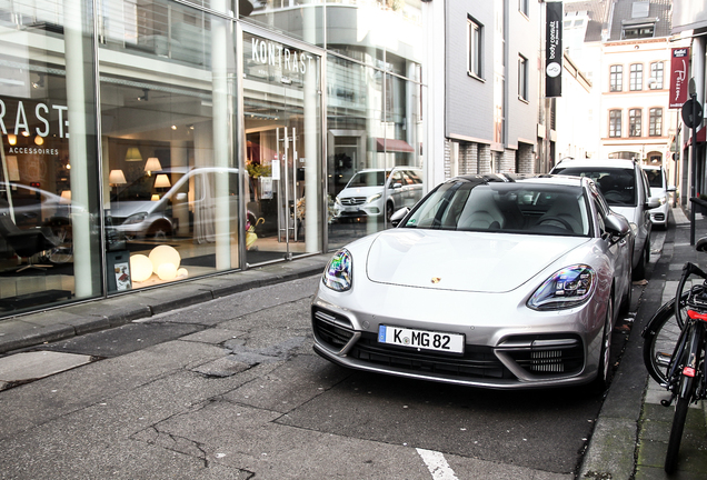 Porsche 971 Panamera Turbo