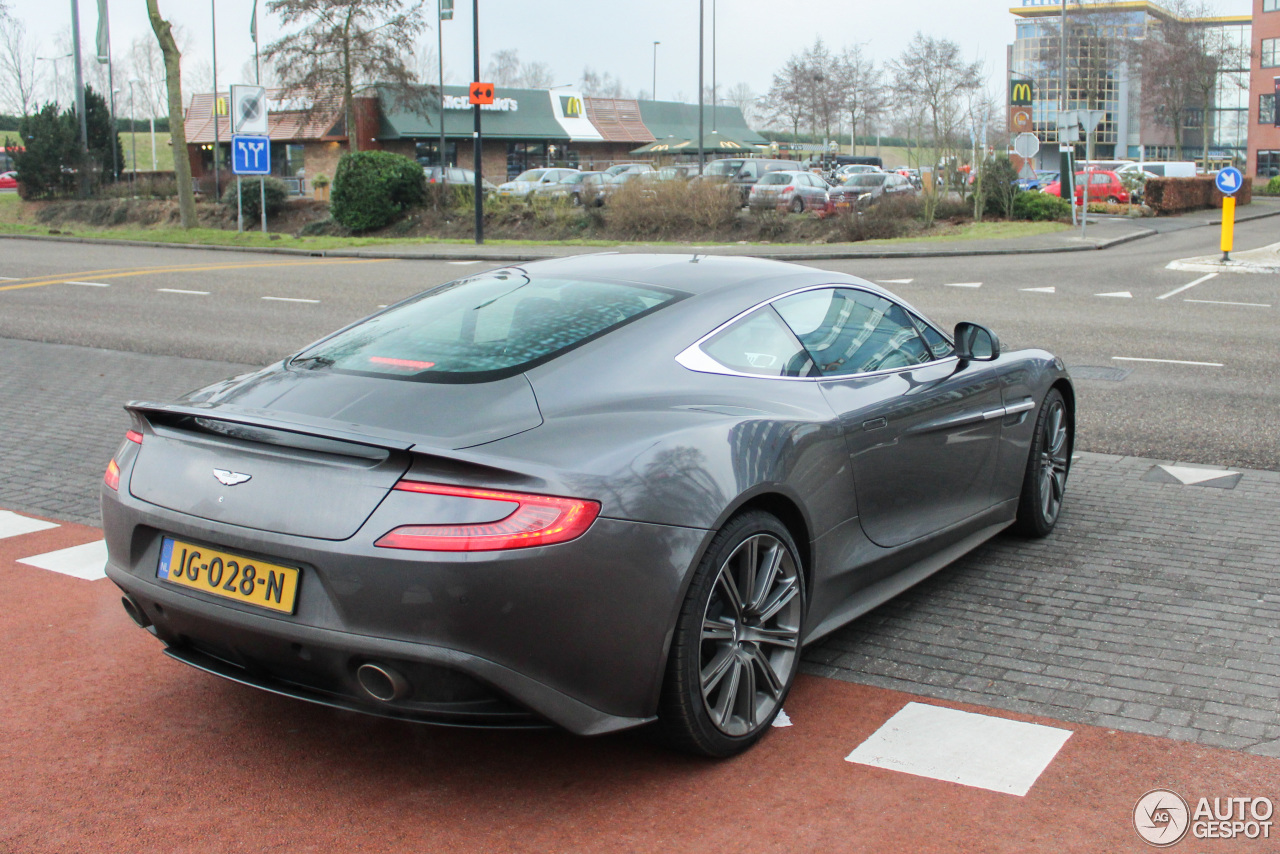 Aston Martin Vanquish 2013