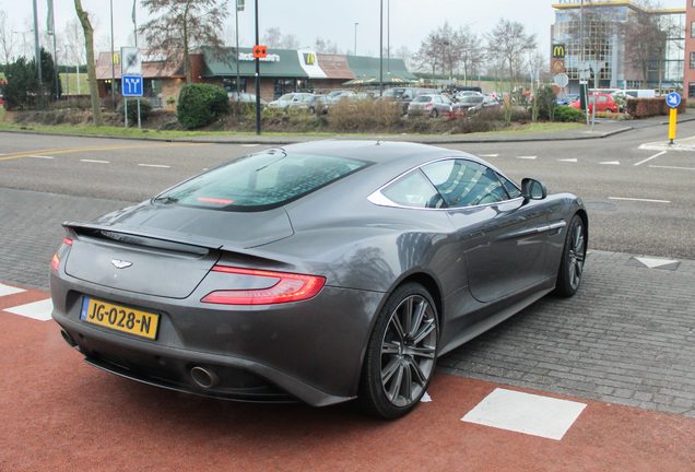 Aston Martin Vanquish 2013