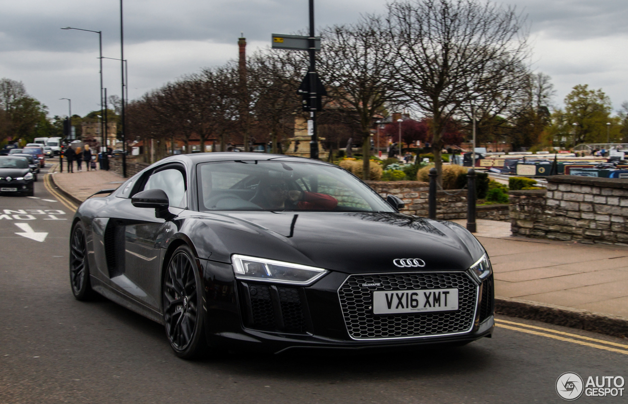 Audi R8 V10 Plus 2015