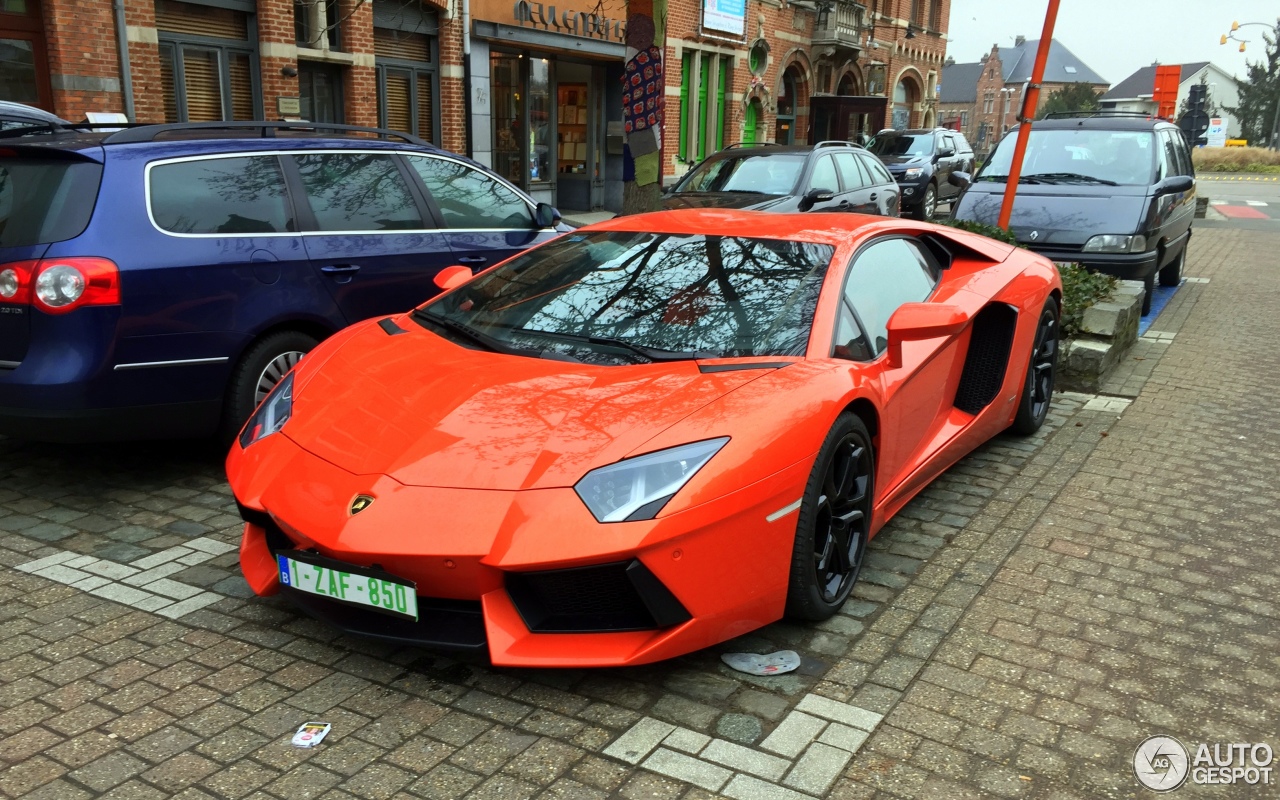 Lamborghini Aventador LP700-4