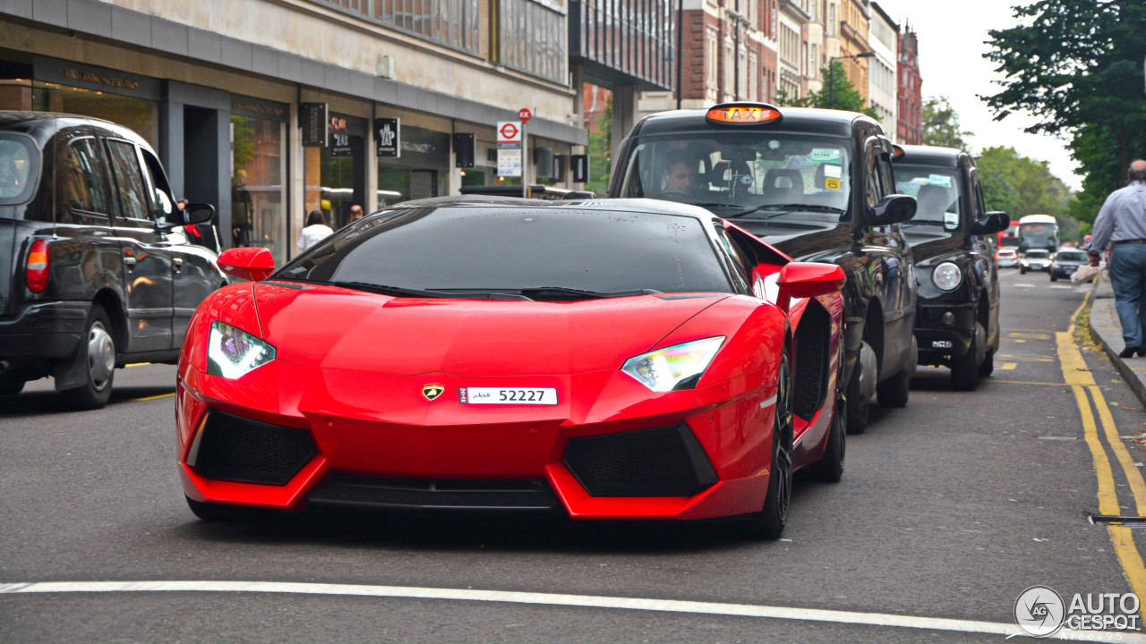 Lamborghini Aventador LP700-4 Roadster