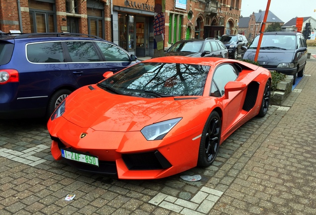 Lamborghini Aventador LP700-4