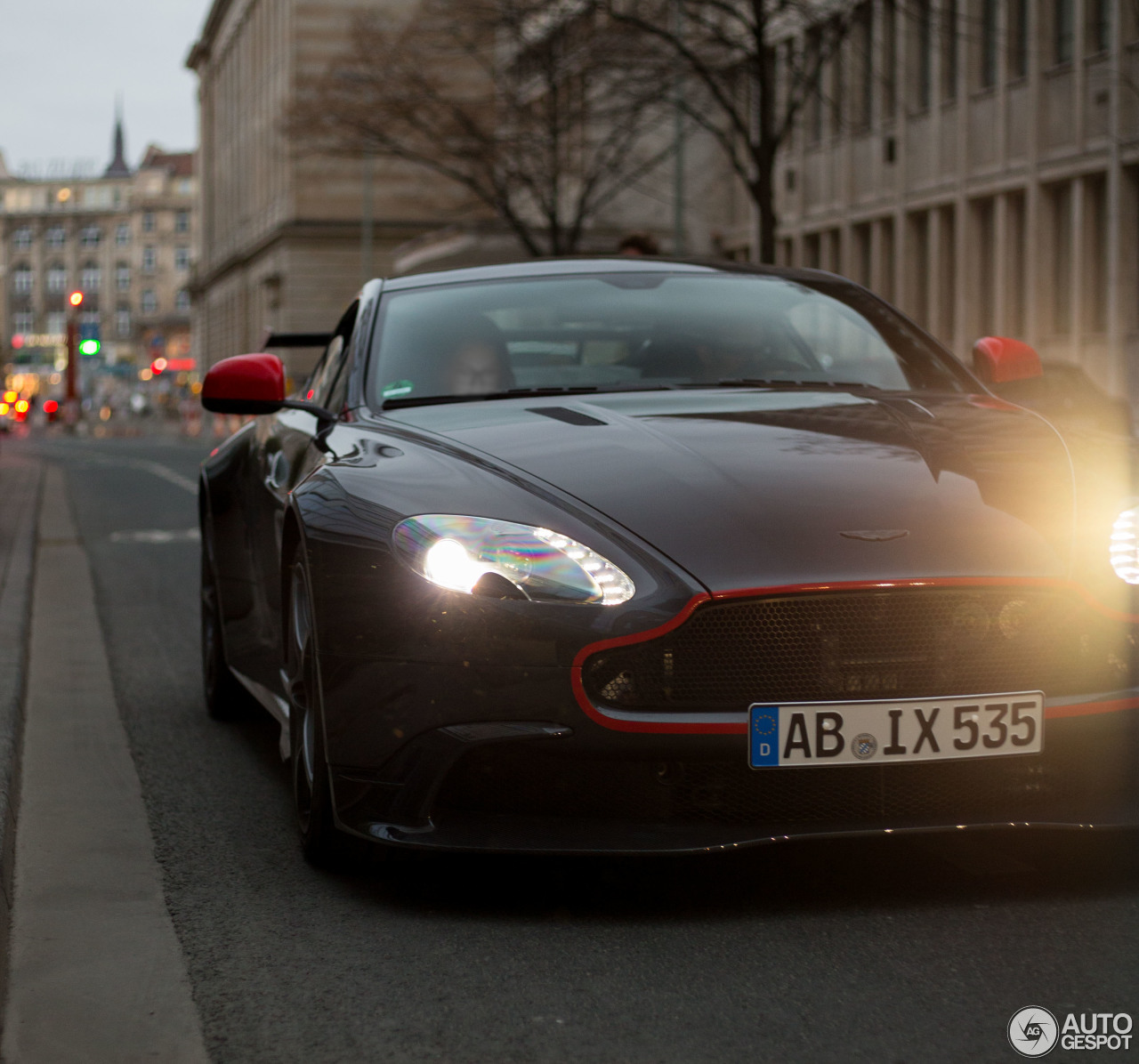 Aston Martin Vantage GT8