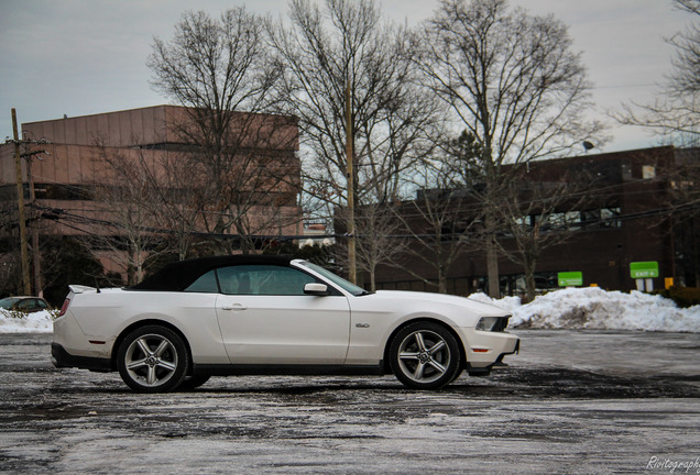 Ford Mustang GT Convertible 2011