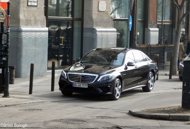 Mercedes-AMG S 63 V222