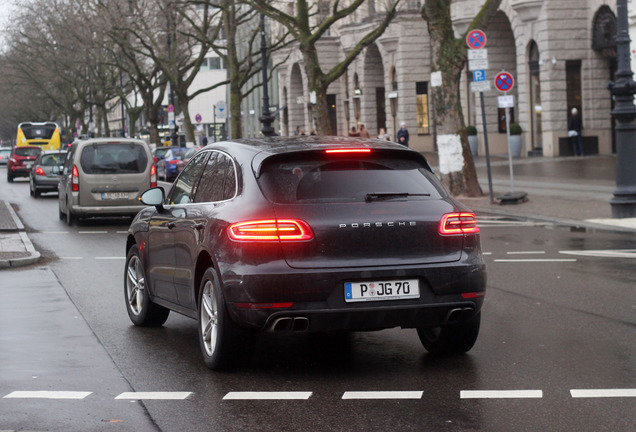 Porsche 95B Macan Turbo