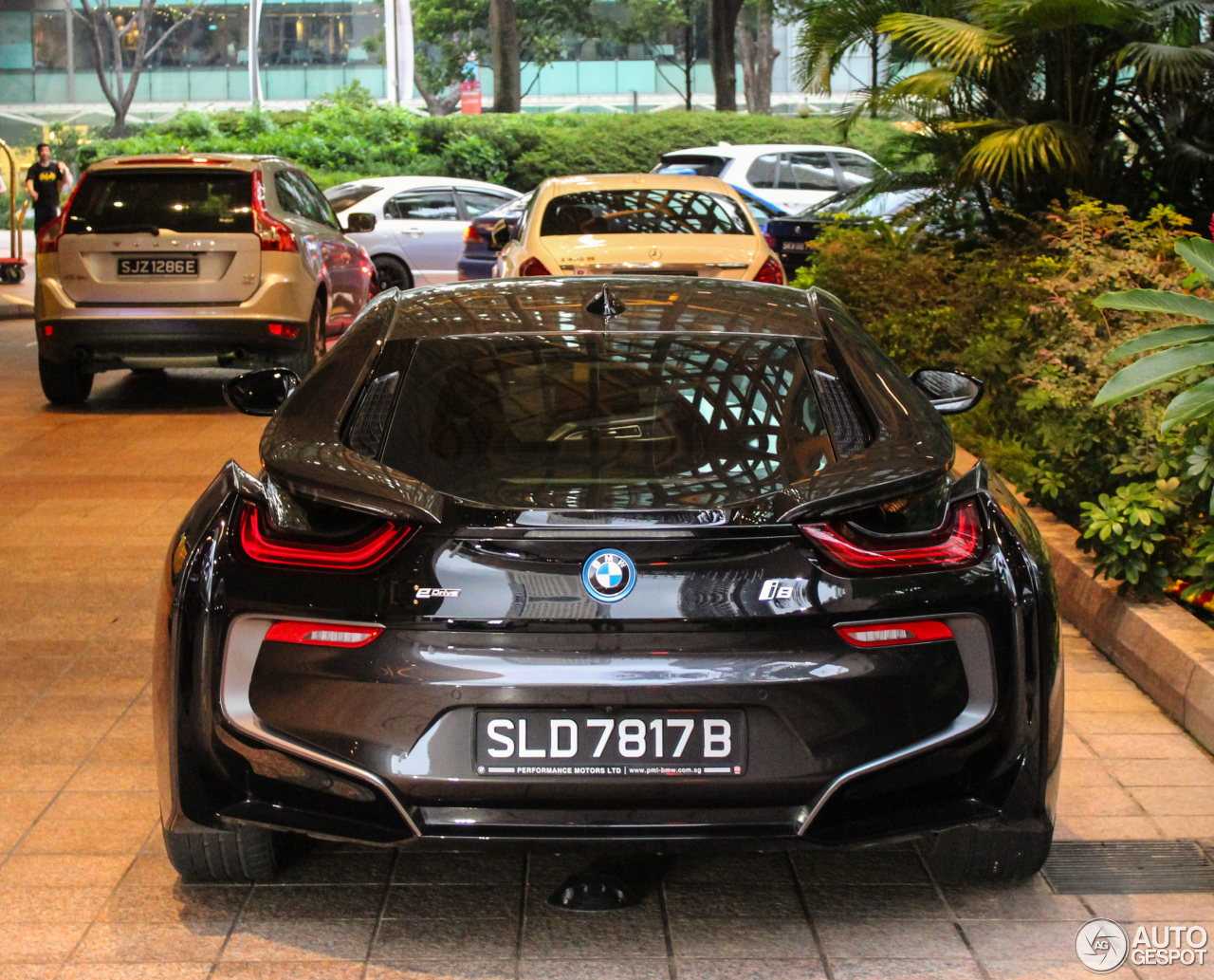 BMW i8