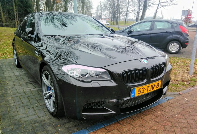 BMW M5 F10 2011