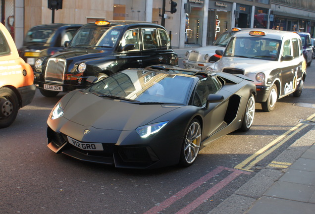 Lamborghini Aventador LP700-4 Roadster