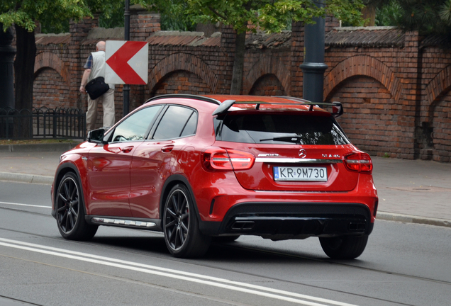 Mercedes-AMG GLA 45 X156