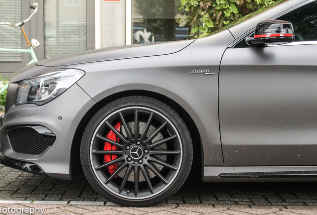 Mercedes-Benz CLA 45 AMG C117