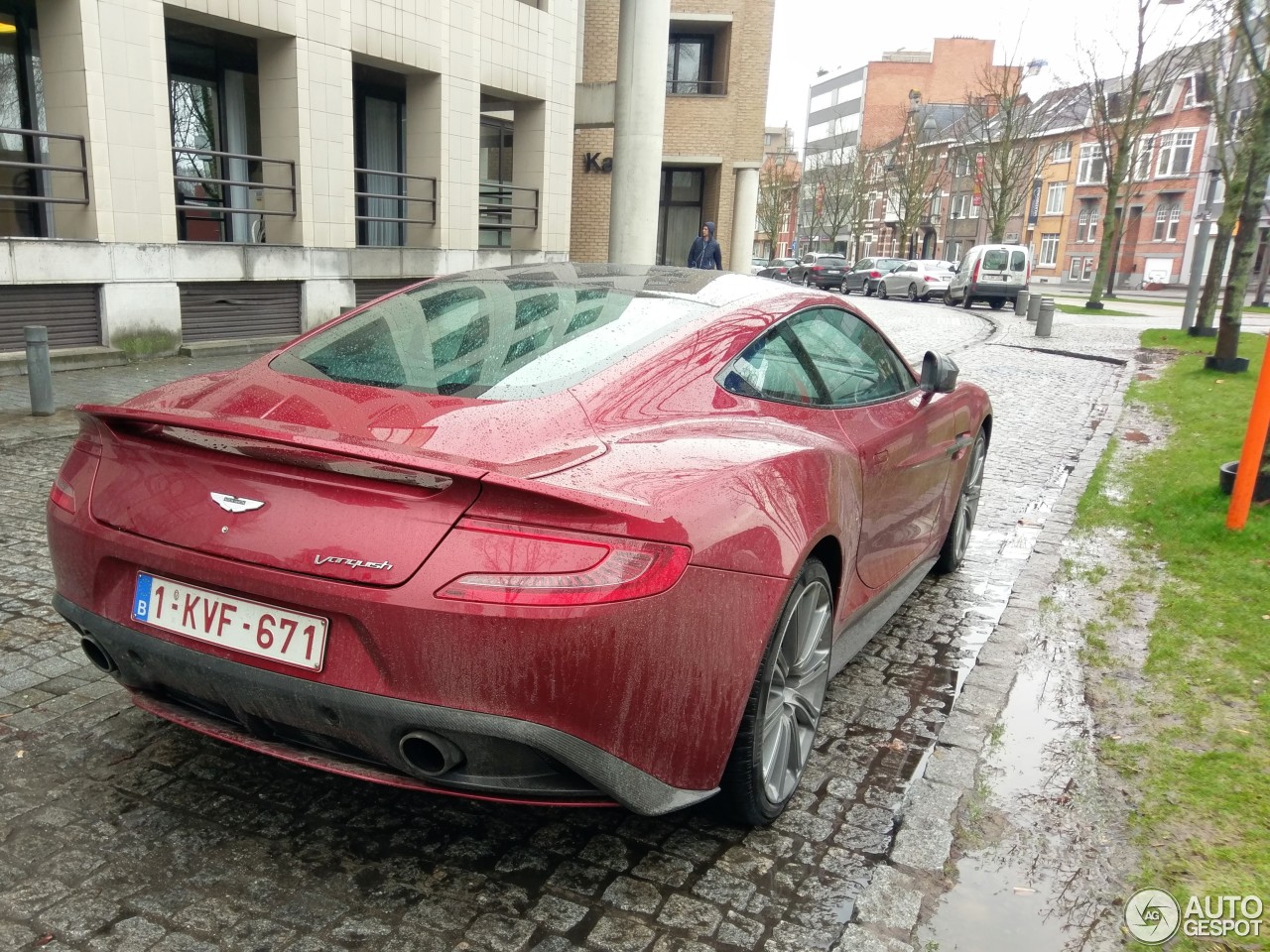 Aston Martin Vanquish 2013