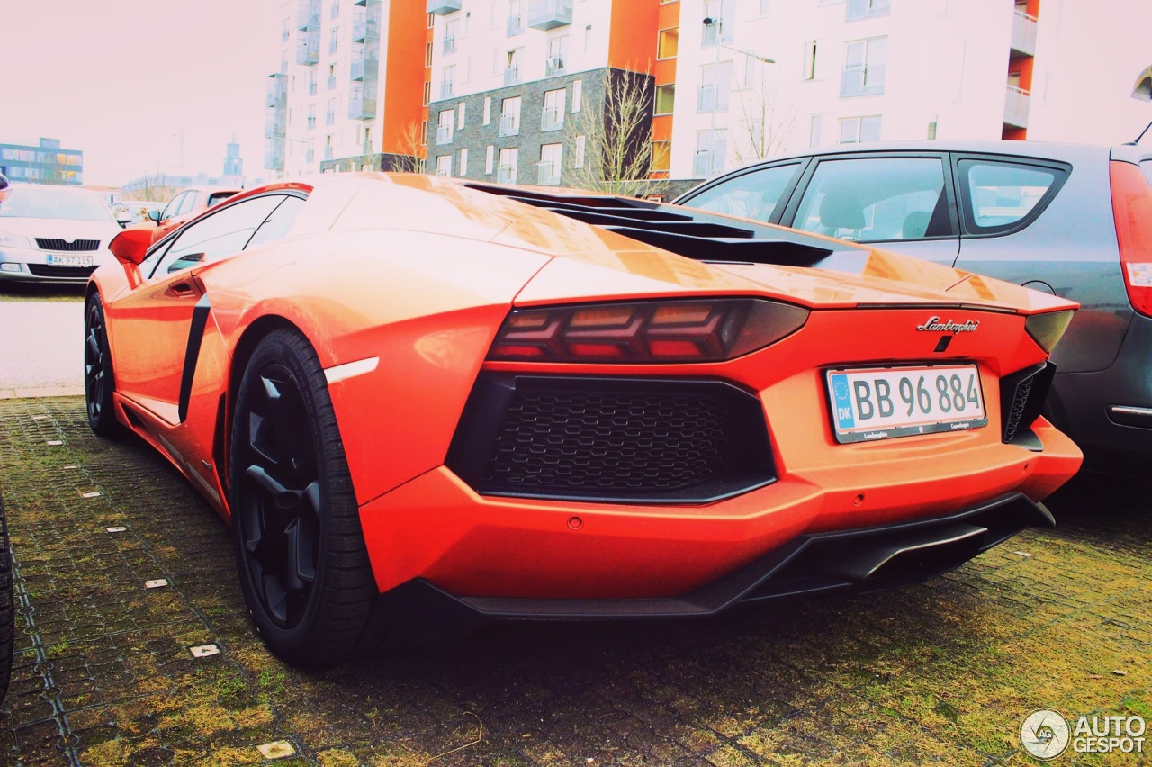 Lamborghini Aventador LP700-4