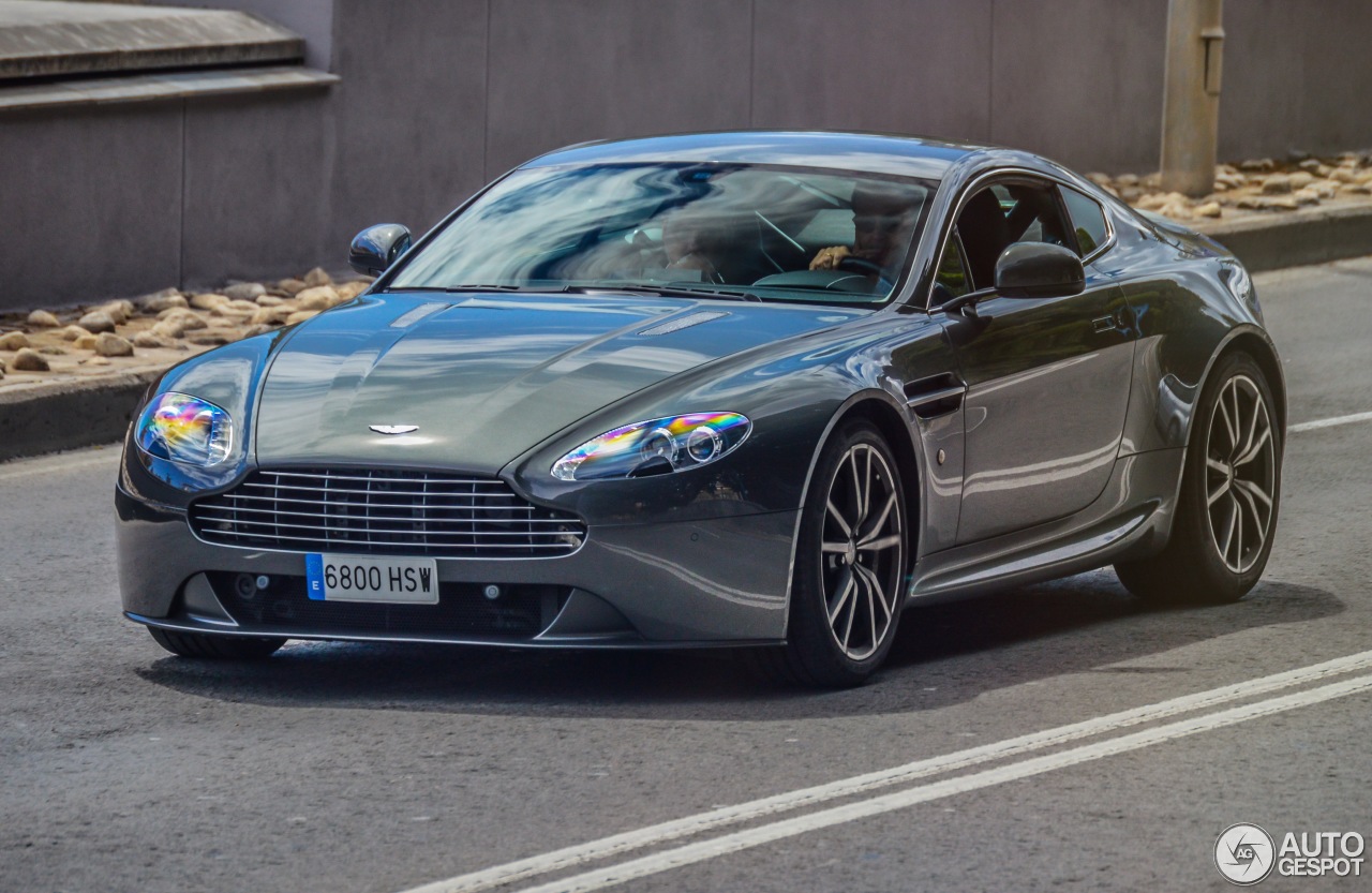 Aston Martin V8 Vantage 2012