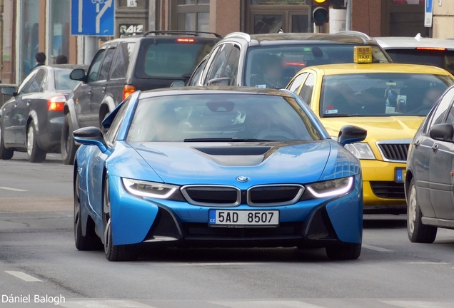 BMW i8