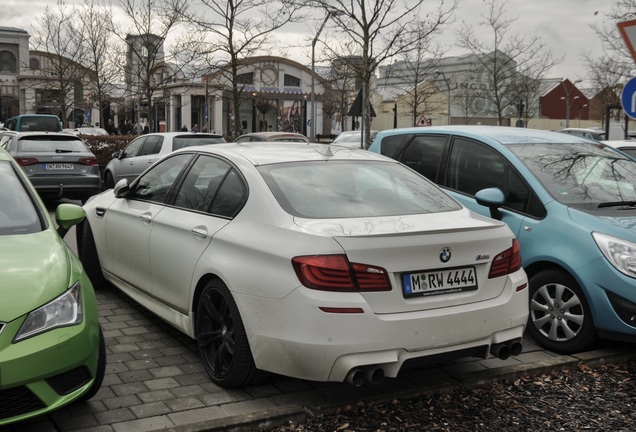 BMW M5 F10 2011