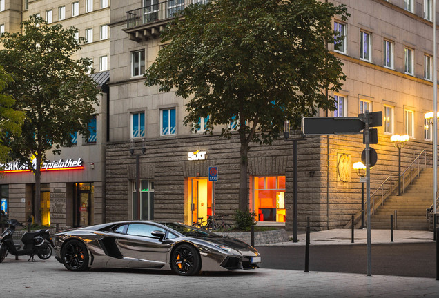 Lamborghini Aventador LP700-4