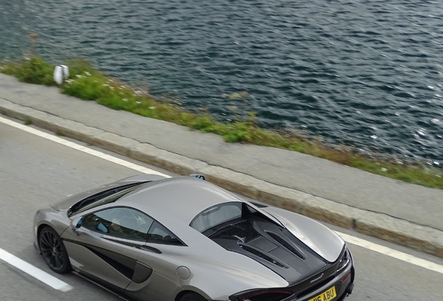 McLaren 570S