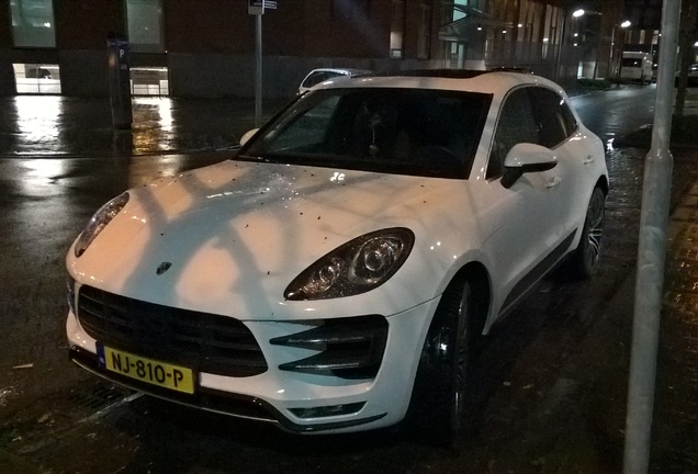 Porsche 95B Macan Turbo