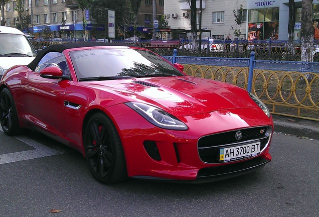 Jaguar F-TYPE S Convertible