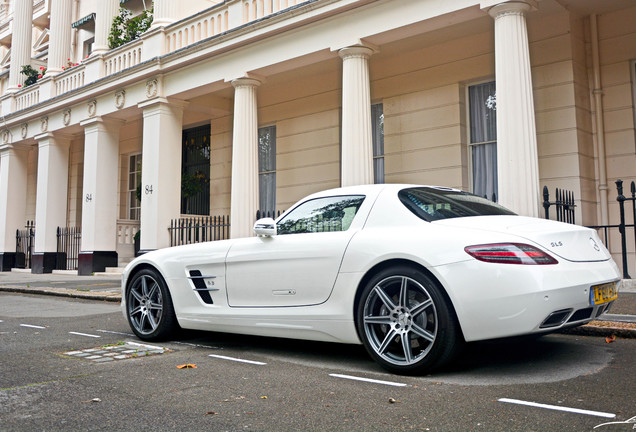 Mercedes-Benz SLS AMG