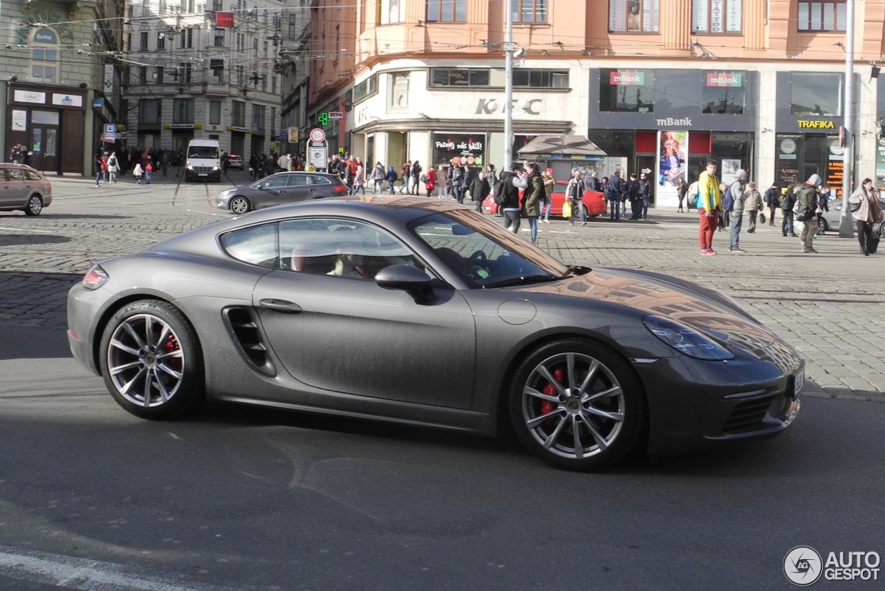 Porsche 718 Cayman S